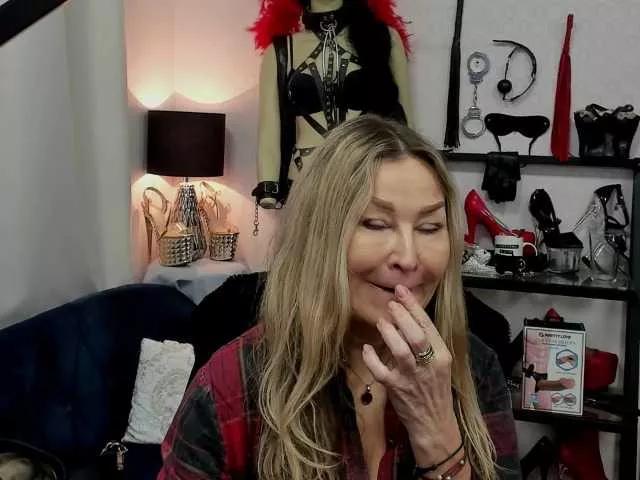soft-crystal on BongaCams 