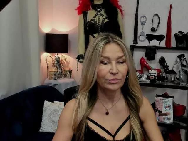 soft-crystal on BongaCams 