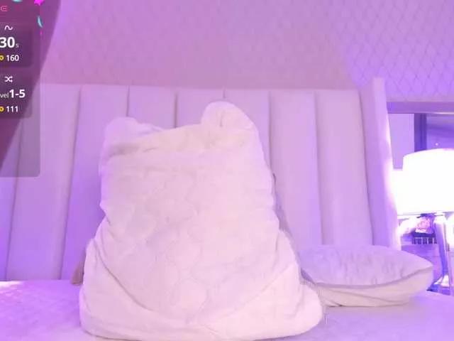 SophiaSmiiths on BongaCams 