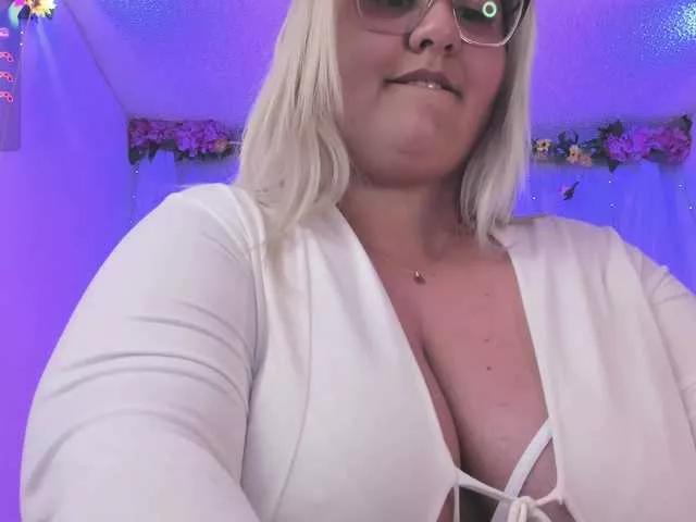 sweetbambi-23 on BongaCams 