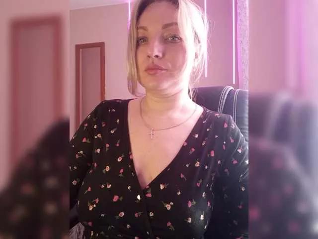 Tanysha-1 on BongaCams 