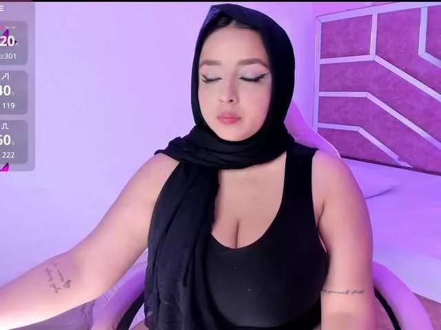 ThanaHaluff on BongaCams 