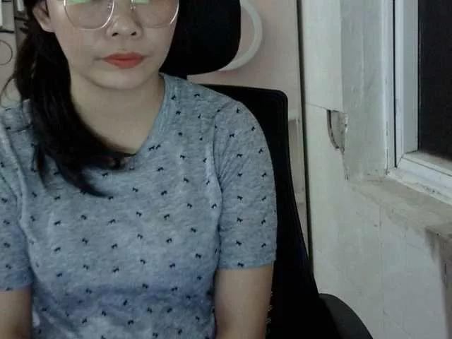 Uhem112 on BongaCams 