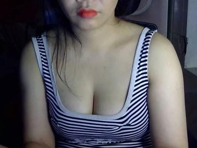 Uhem112 on BongaCams 