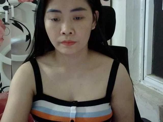 Uhem112 on BongaCams 