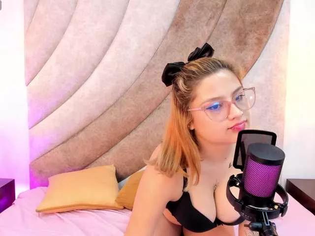 VICTORIA-GREG on BongaCams 