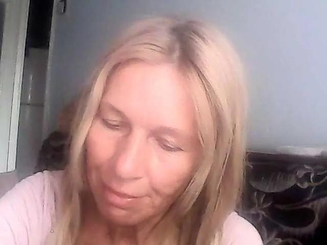 victoria71 on BongaCams 