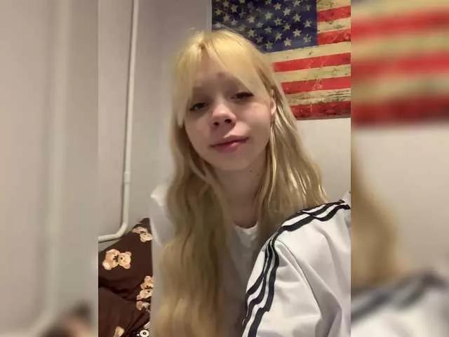 Whiskasks on BongaCams 