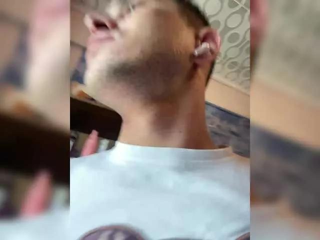 Xzibitzi on BongaCams 