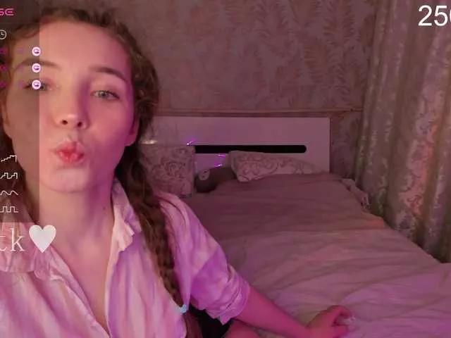 YonaBones on BongaCams 