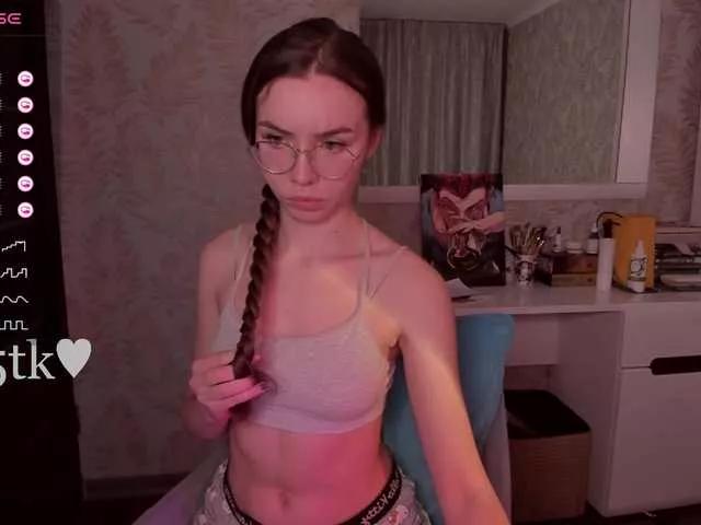 YonaBones on BongaCams 