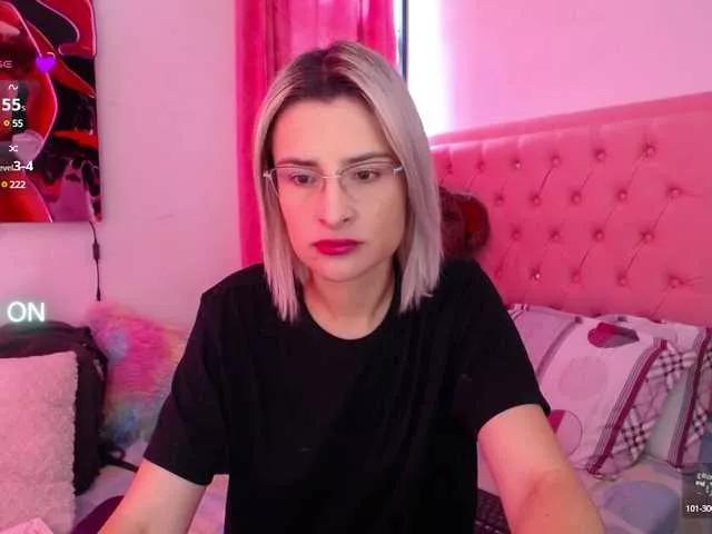 yulittlestar28 on BongaCams 