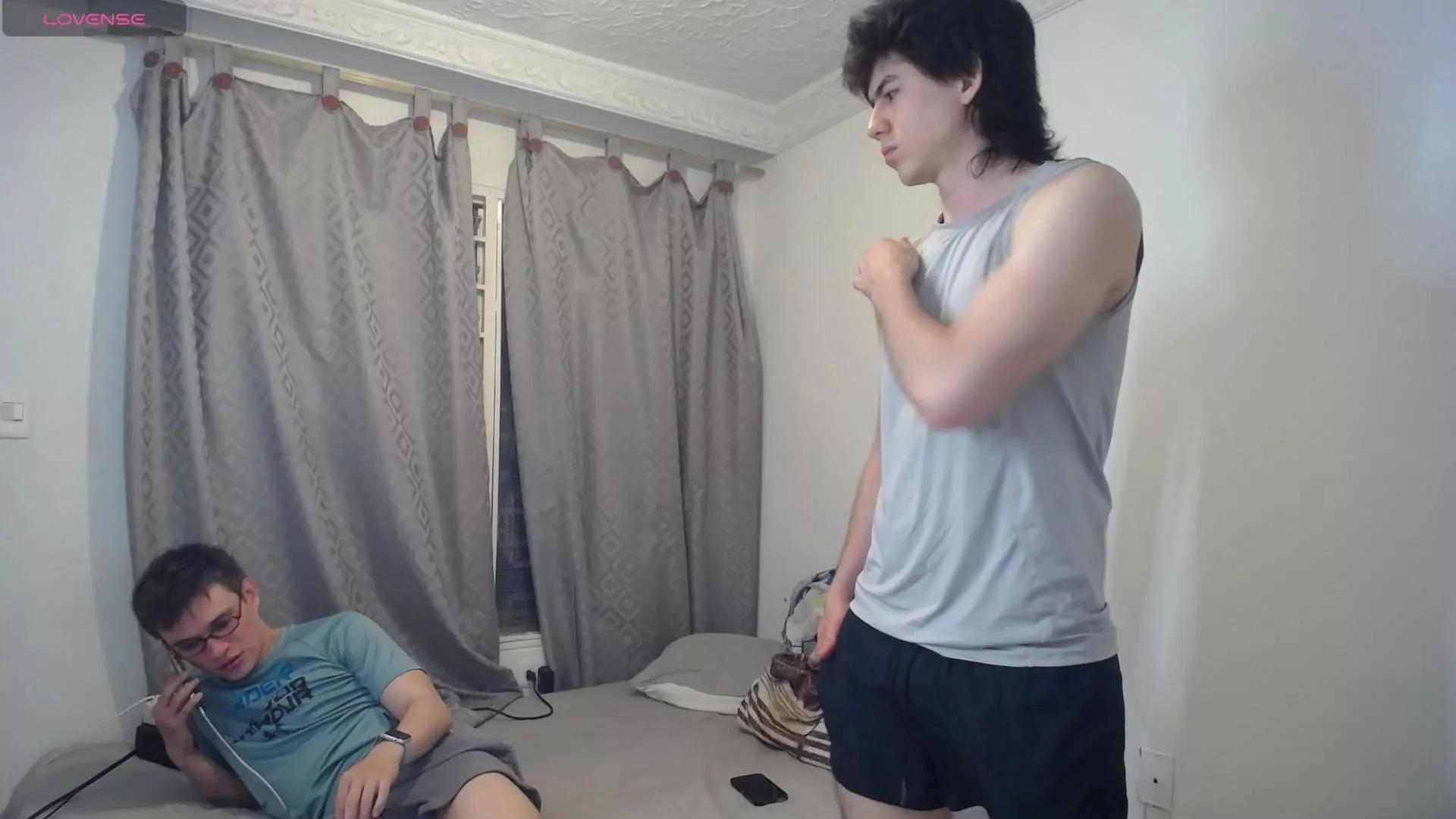 _the_neighbors on Cam4 