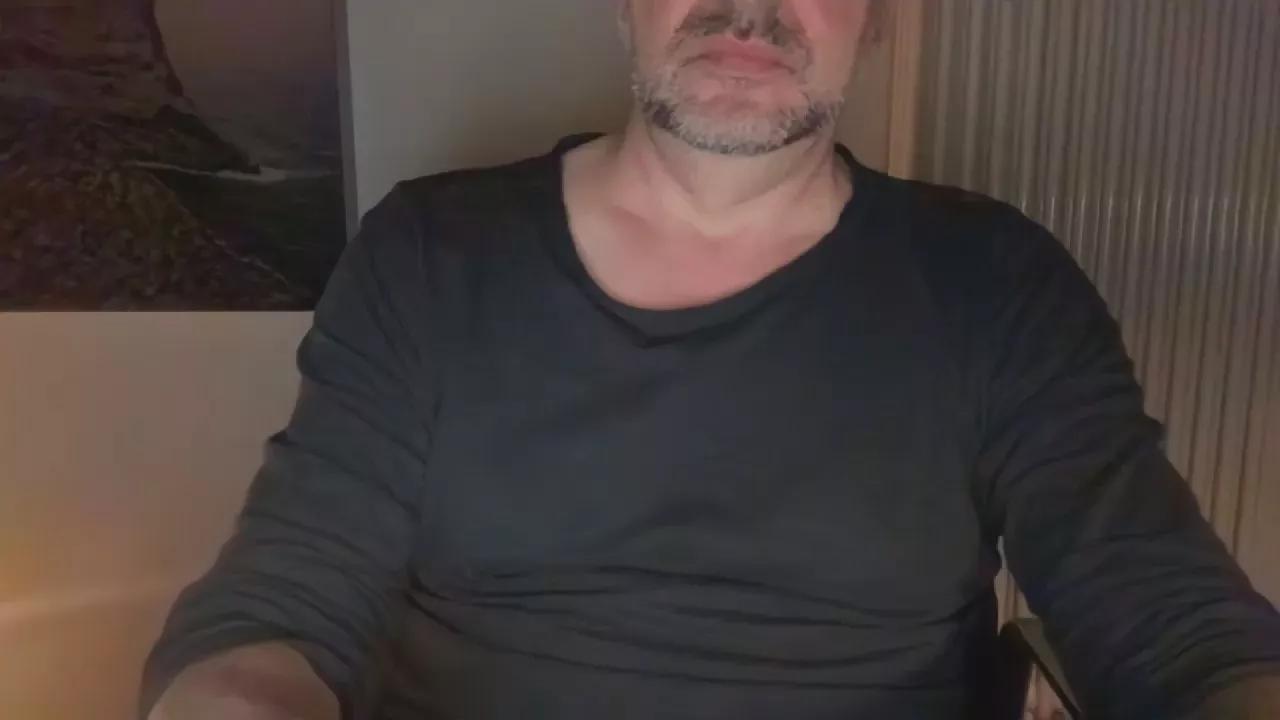 achtinch on Cam4 