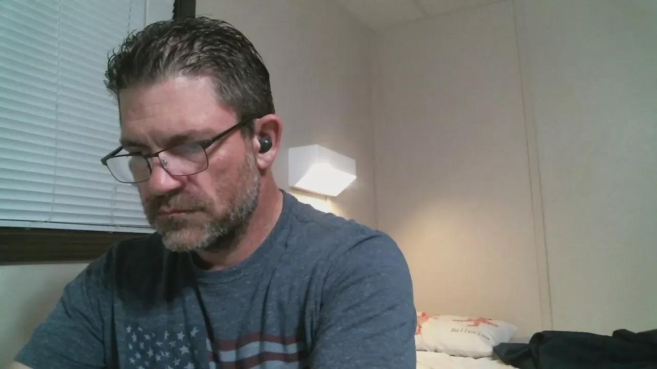 Adam8067 on Cam4 