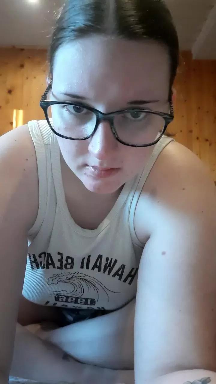 Adelinedaniel on Cam4 