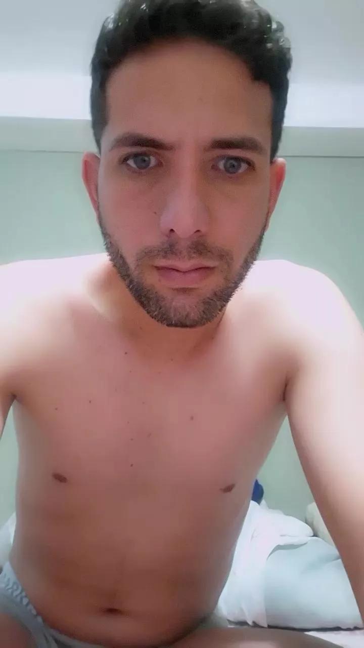Ajgo19 on Cam4 