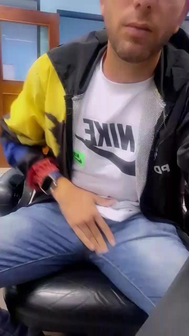 Ajgo19 on Cam4 