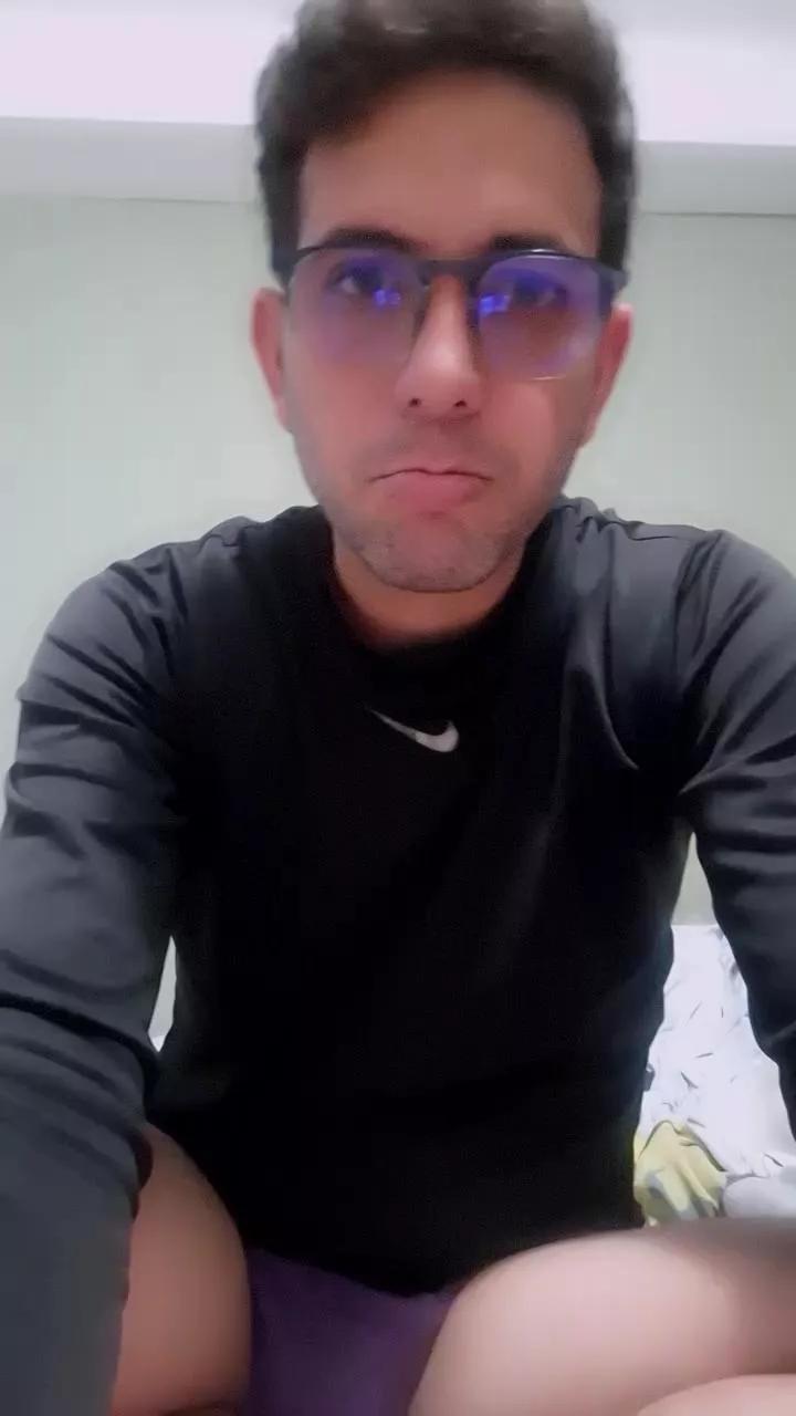 Ajgo19 on Cam4 