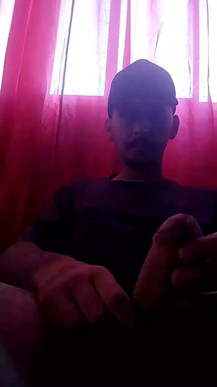 Offline Alemaoroludo2 on Cam4