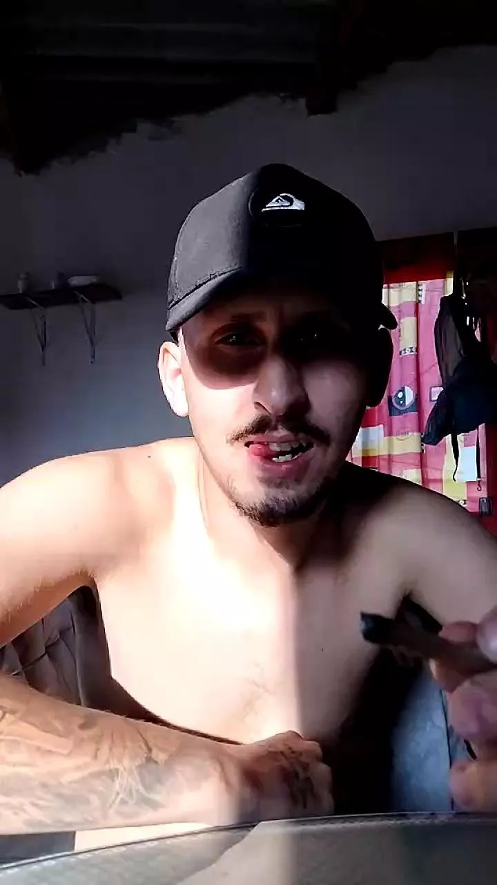 Offline Alemaoroludo2 on Cam4