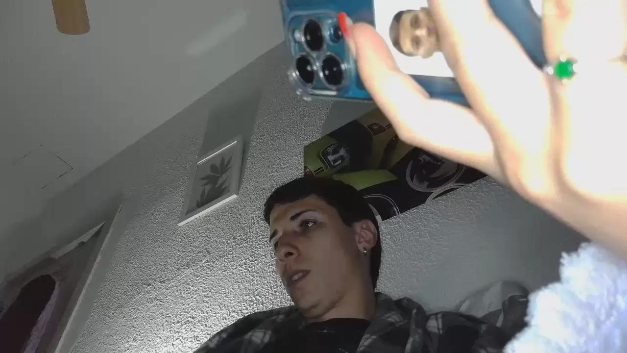 alexbg2_sexy on Cam4 