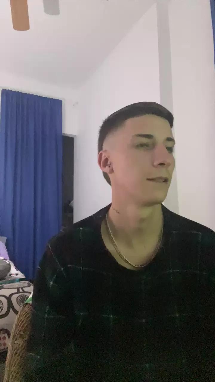 alexbg2_sexy on Cam4 