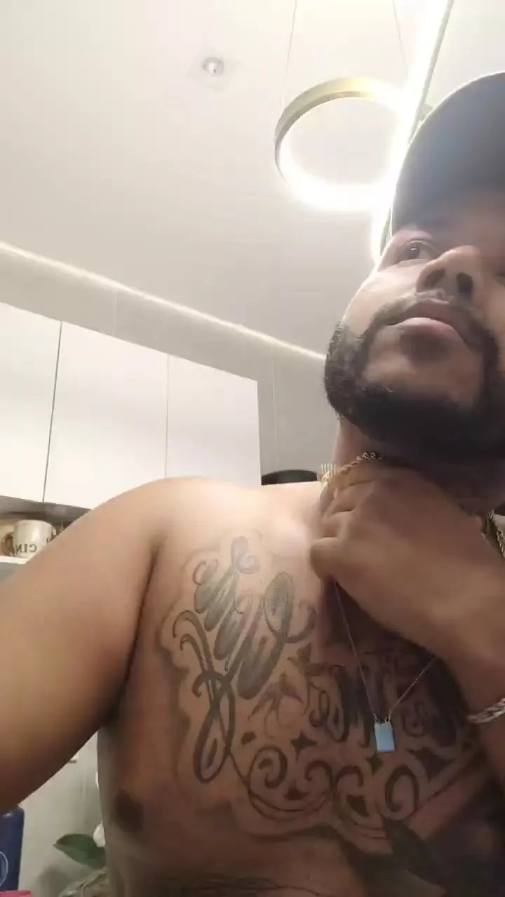 Offline alexmonster2 on Cam4