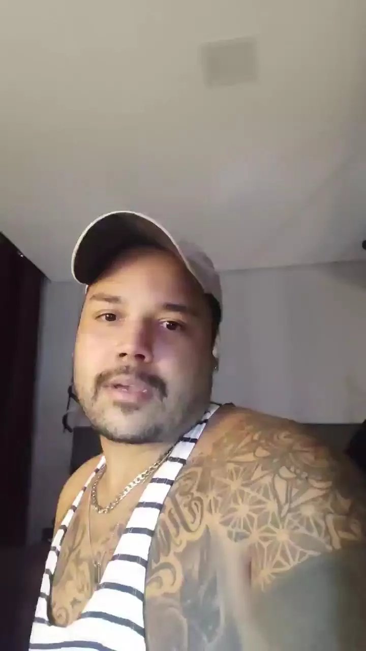 Offline alexmonster2 on Cam4