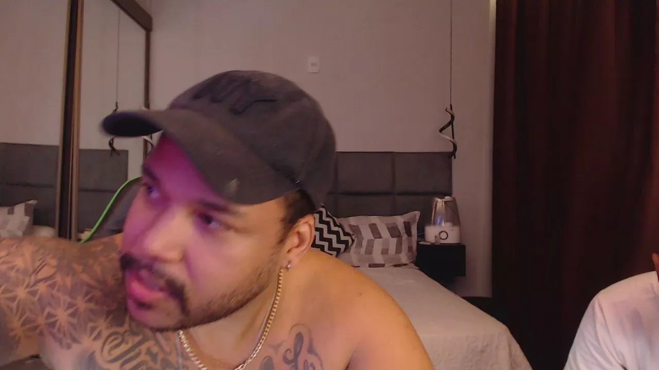 Offline alexmonster2 on Cam4