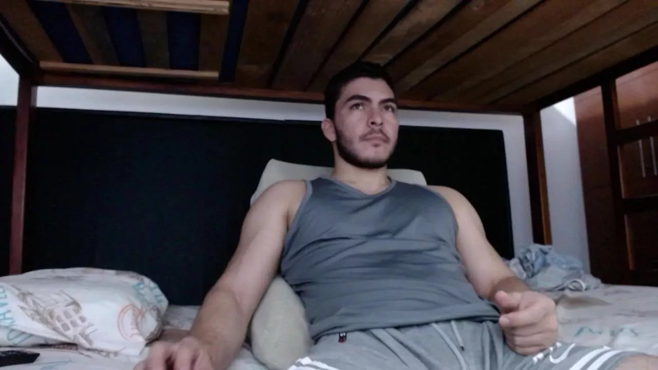 Offline AlexS1998 on Cam4