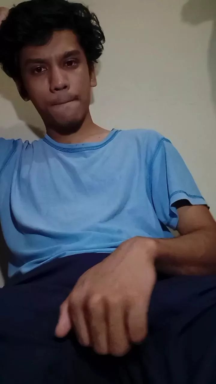 Offline Alexx967 on Cam4