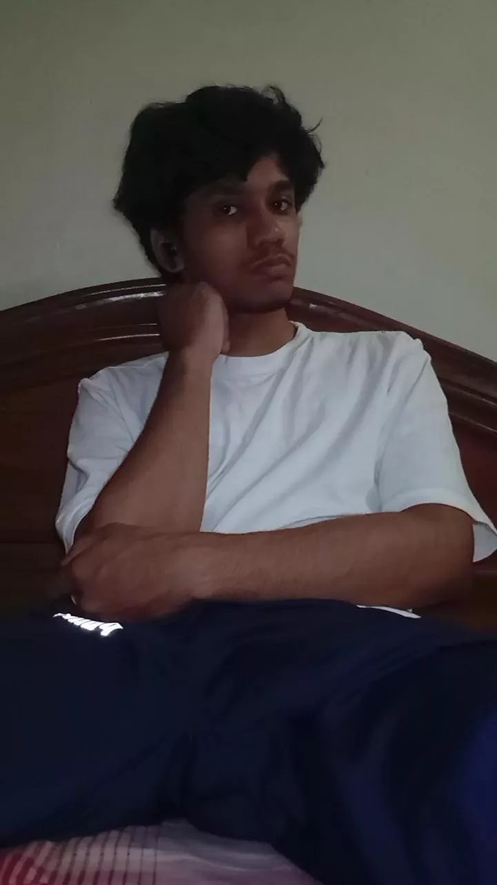 Offline Alexx967 on Cam4