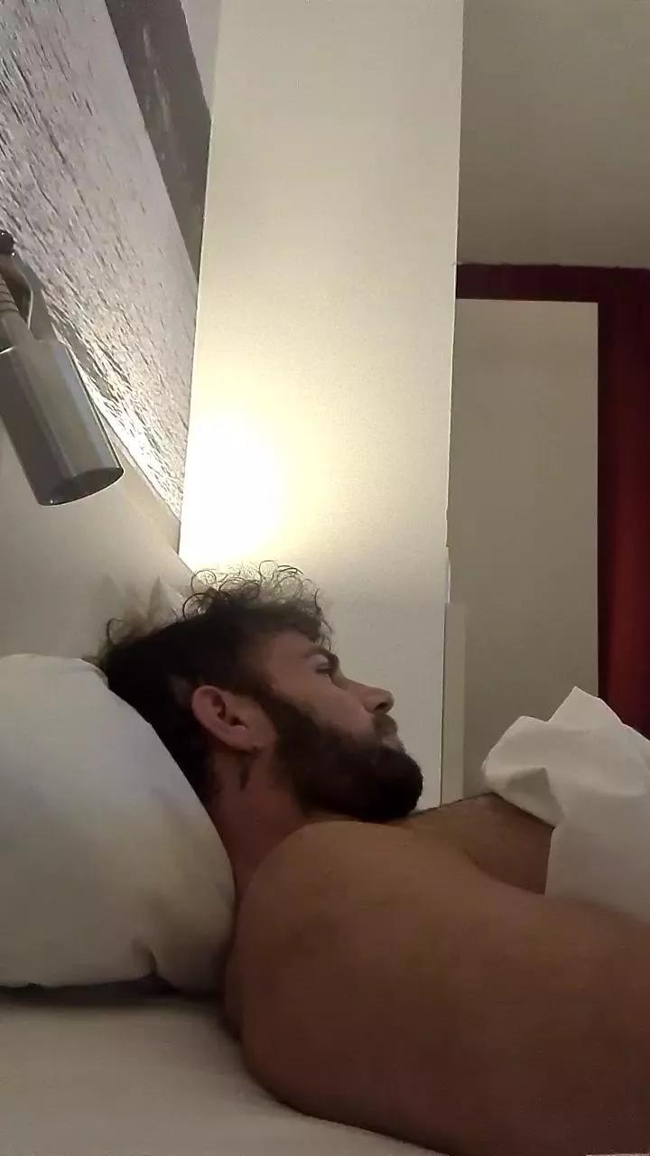 ALPHA_HUNK on Cam4 