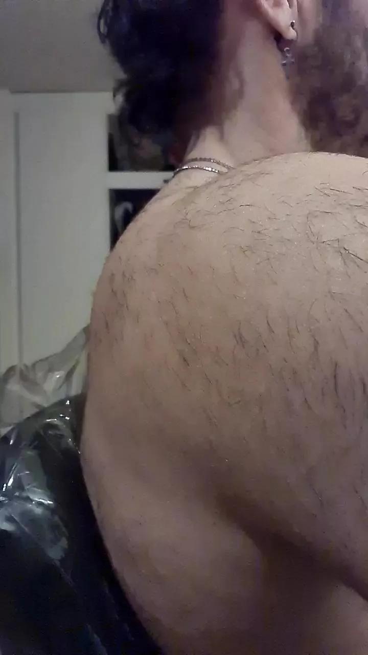 ALPHA_HUNK on Cam4 