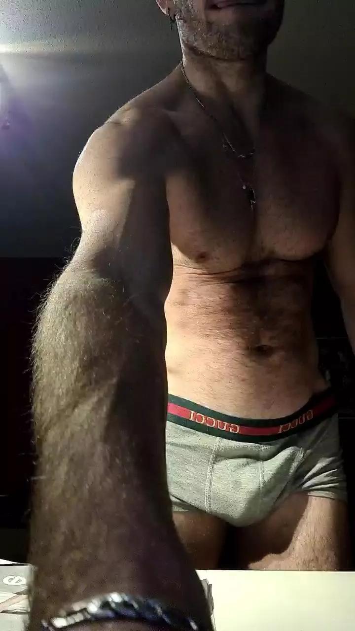 ALPHA_HUNK on Cam4 