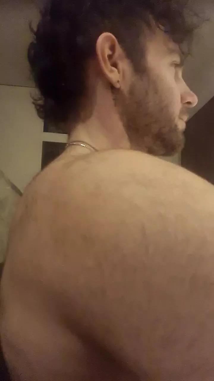 ALPHA_HUNK on Cam4 