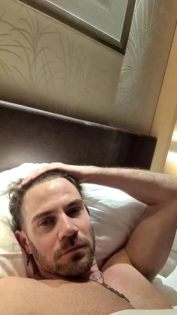 ALPHA_HUNK on Cam4 