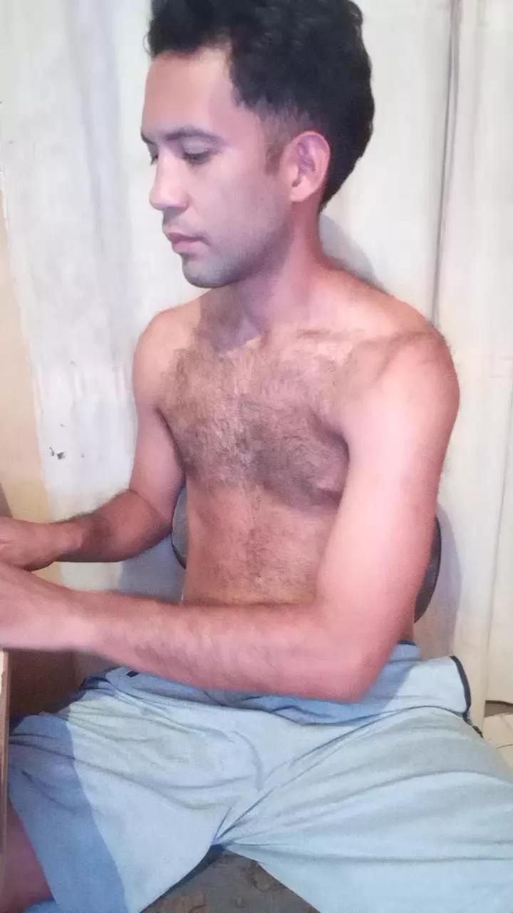 aly_pig_hot on Cam4 