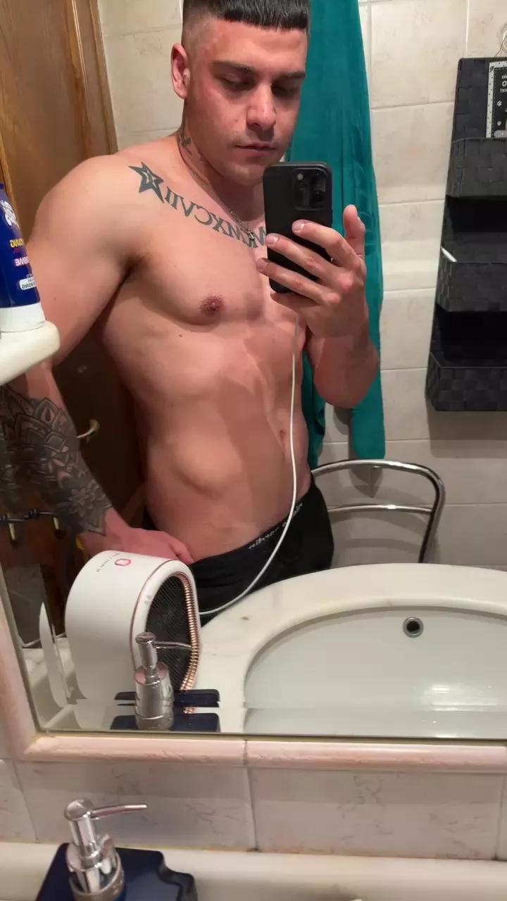 Angelbourne97 on Cam4 