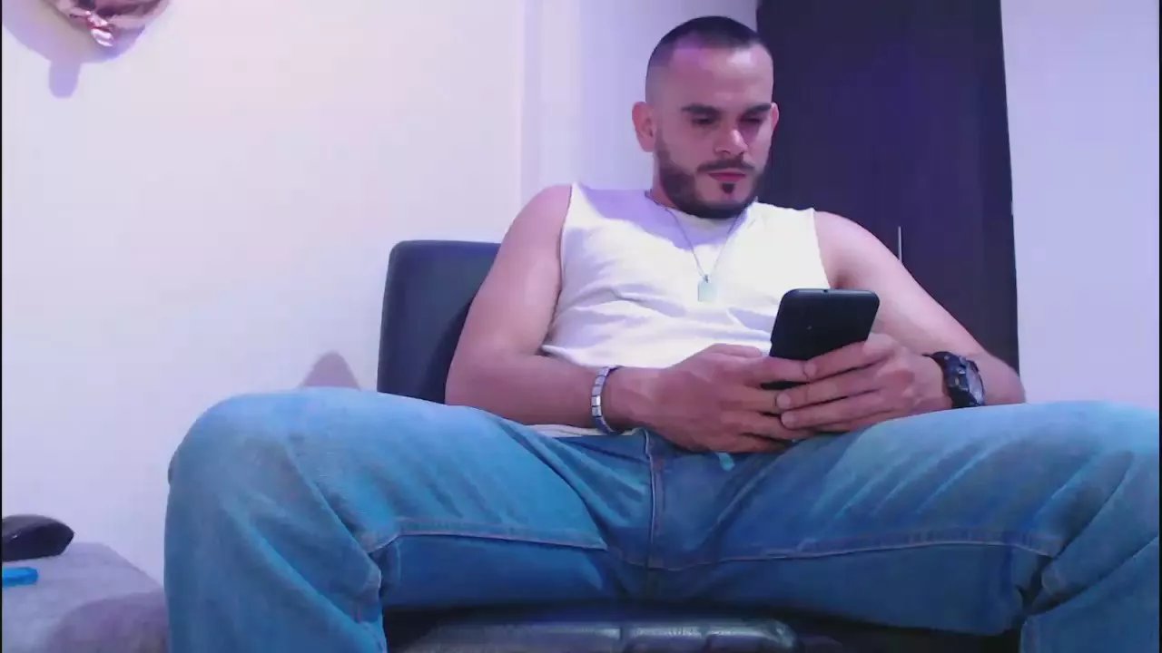 Offline apasion2 on Cam4