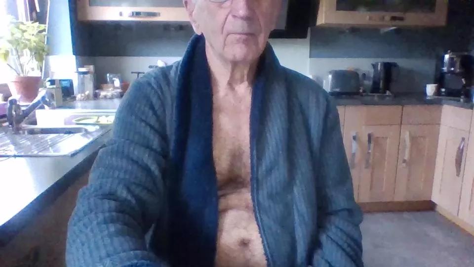 apijo54 on Cam4 