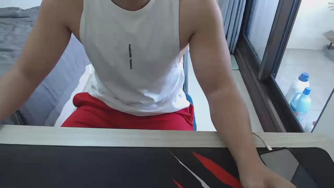 Aqu_01 on Cam4 
