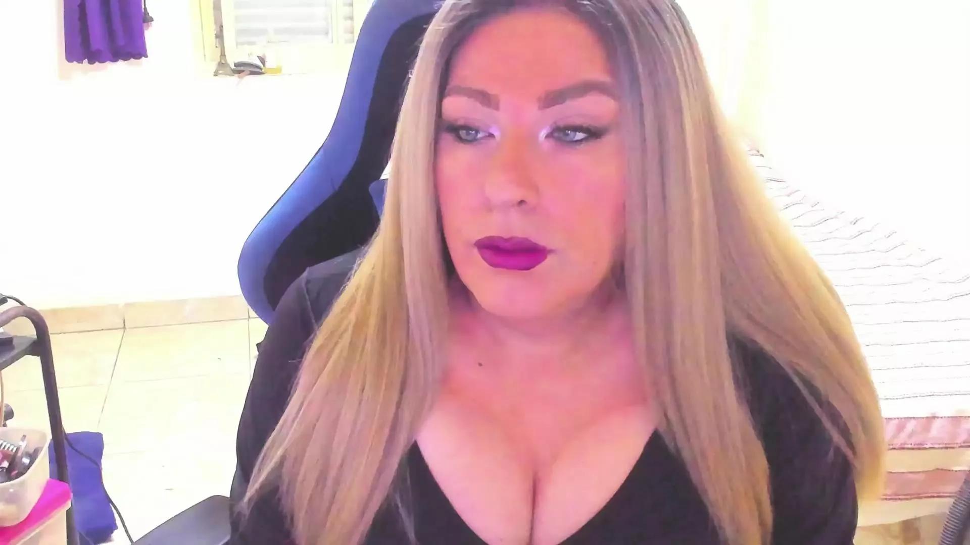 arcax4 on Cam4 
