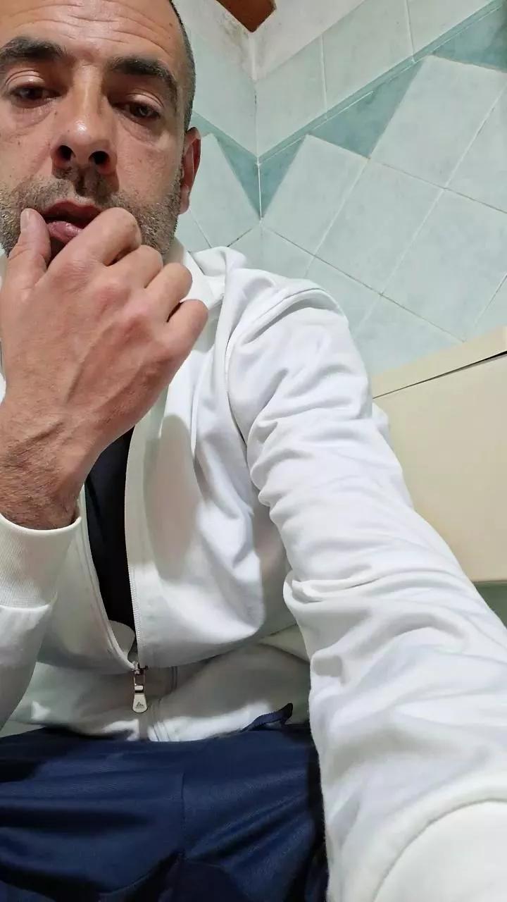 Arrettu87 on Cam4 