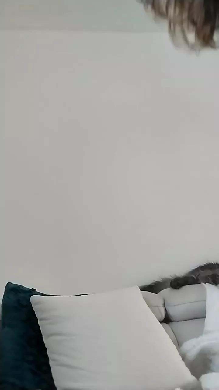 Asiancat83 on Cam4 