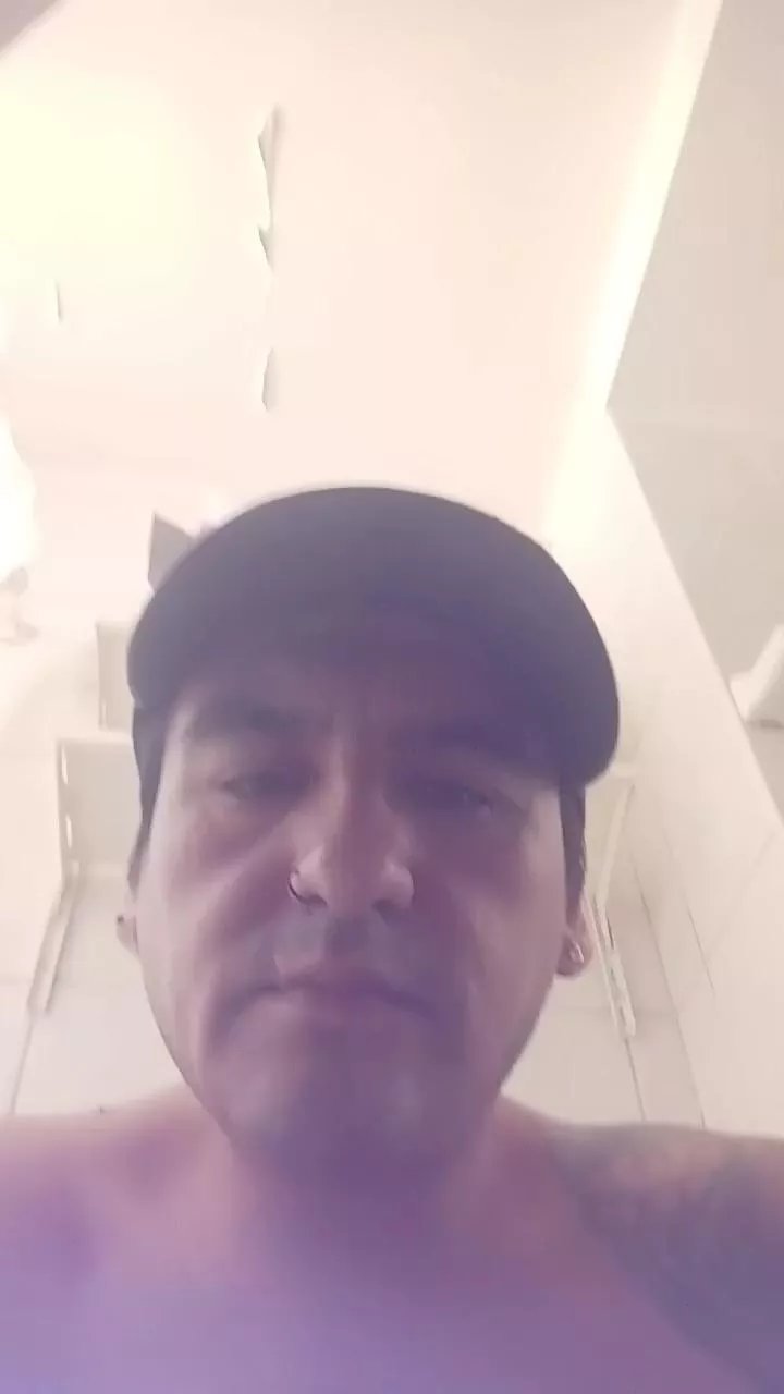 Offline atoooobt on Cam4