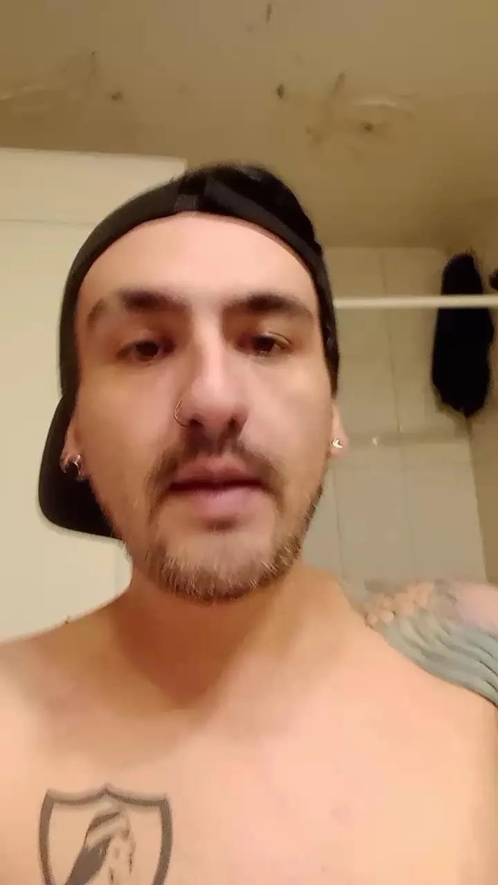 Offline atoooobt on Cam4