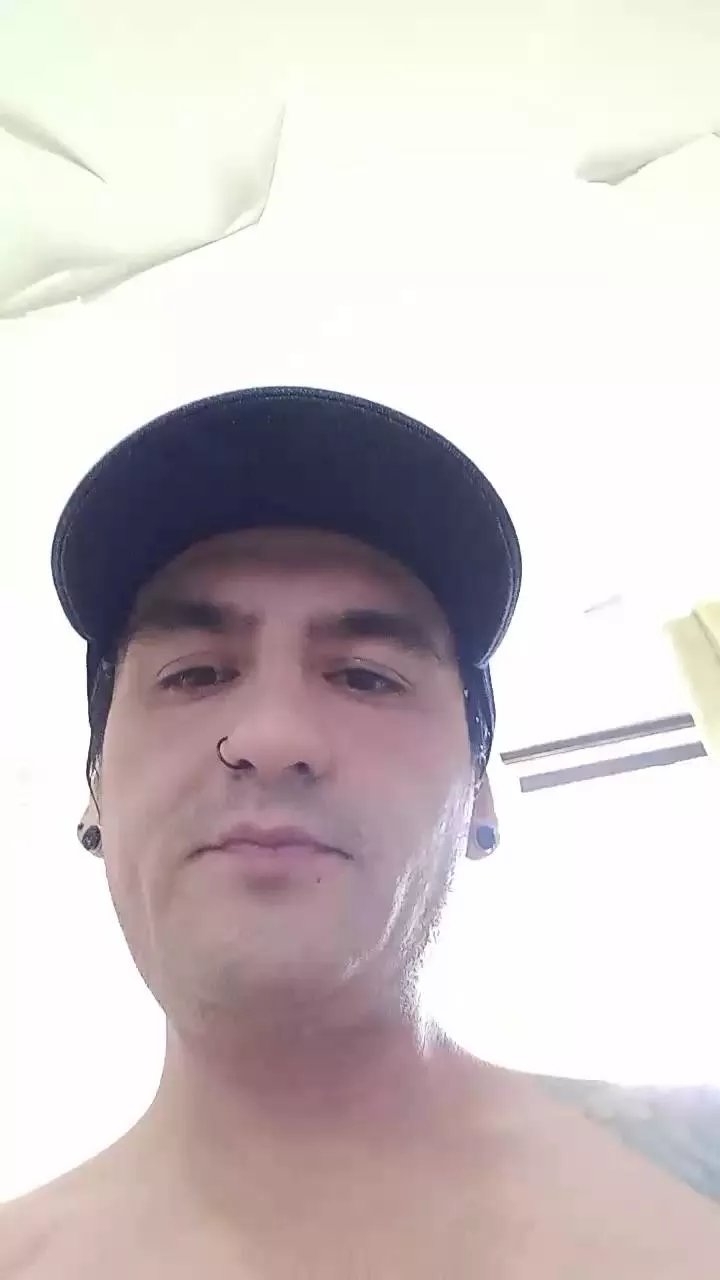 Offline atoooobt on Cam4