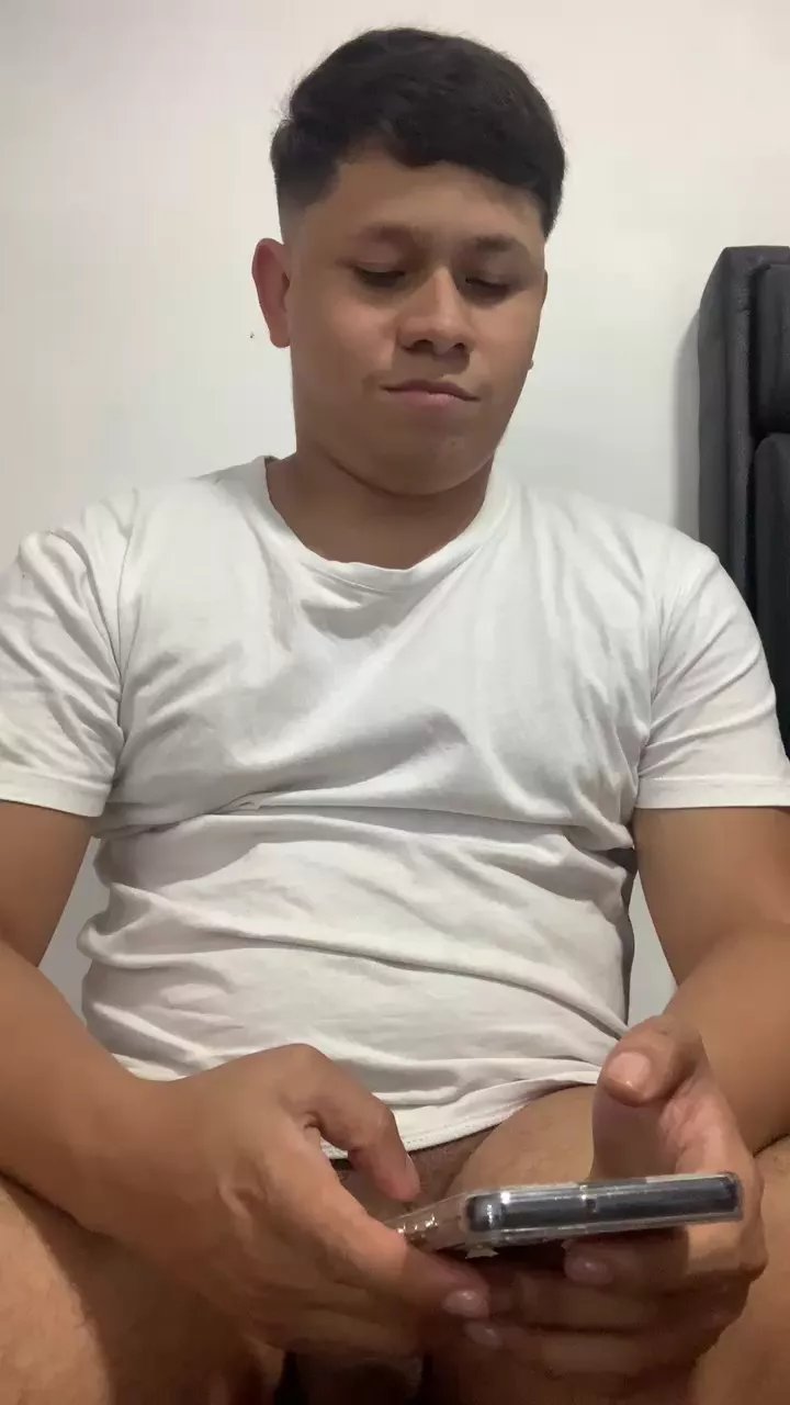 Offline August_rush_ on Cam4